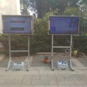 2 עמדות משחק להשכרה