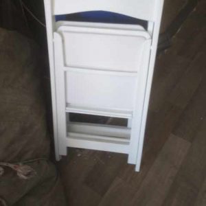 כיסא מתקפל להשכרה