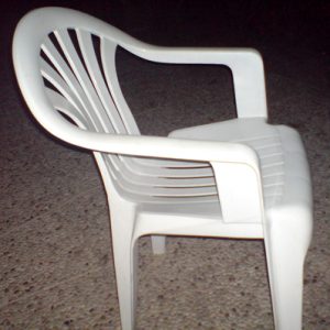 כסא פלסטיק להשכרה